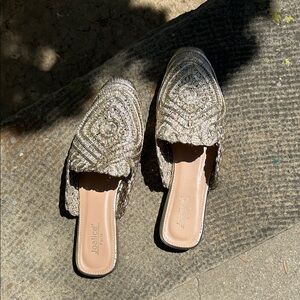 SIZE 39 / Elegant Moroccan Style / Woven Gold Toned / Slip Ons
